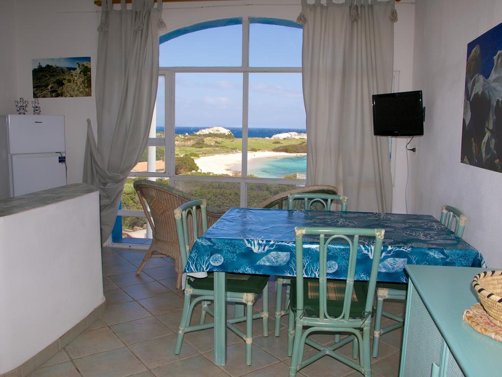 Capo Testa Vista Mare Екстериор снимка